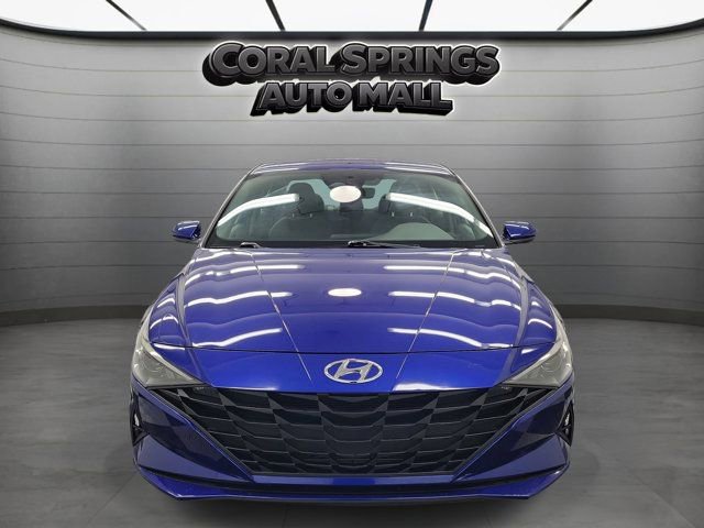 Used 2022 Hyundai Elantra SEL FWD image 2