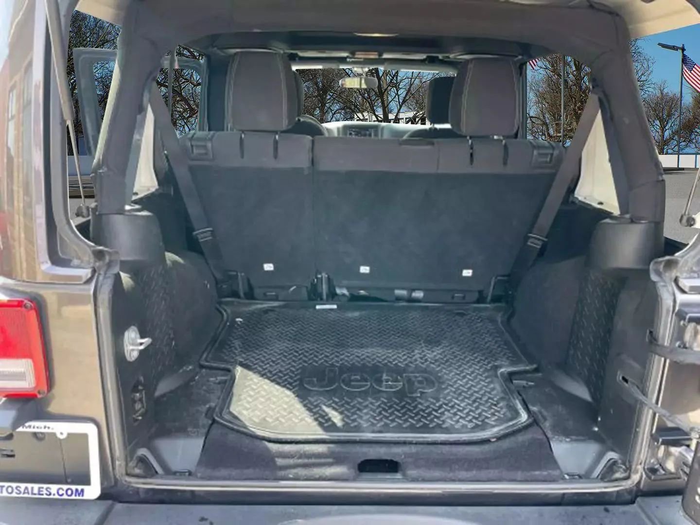 Used 2018 Jeep Wrangler Unlimited Rubicon w/ Cold Weather Group image 32