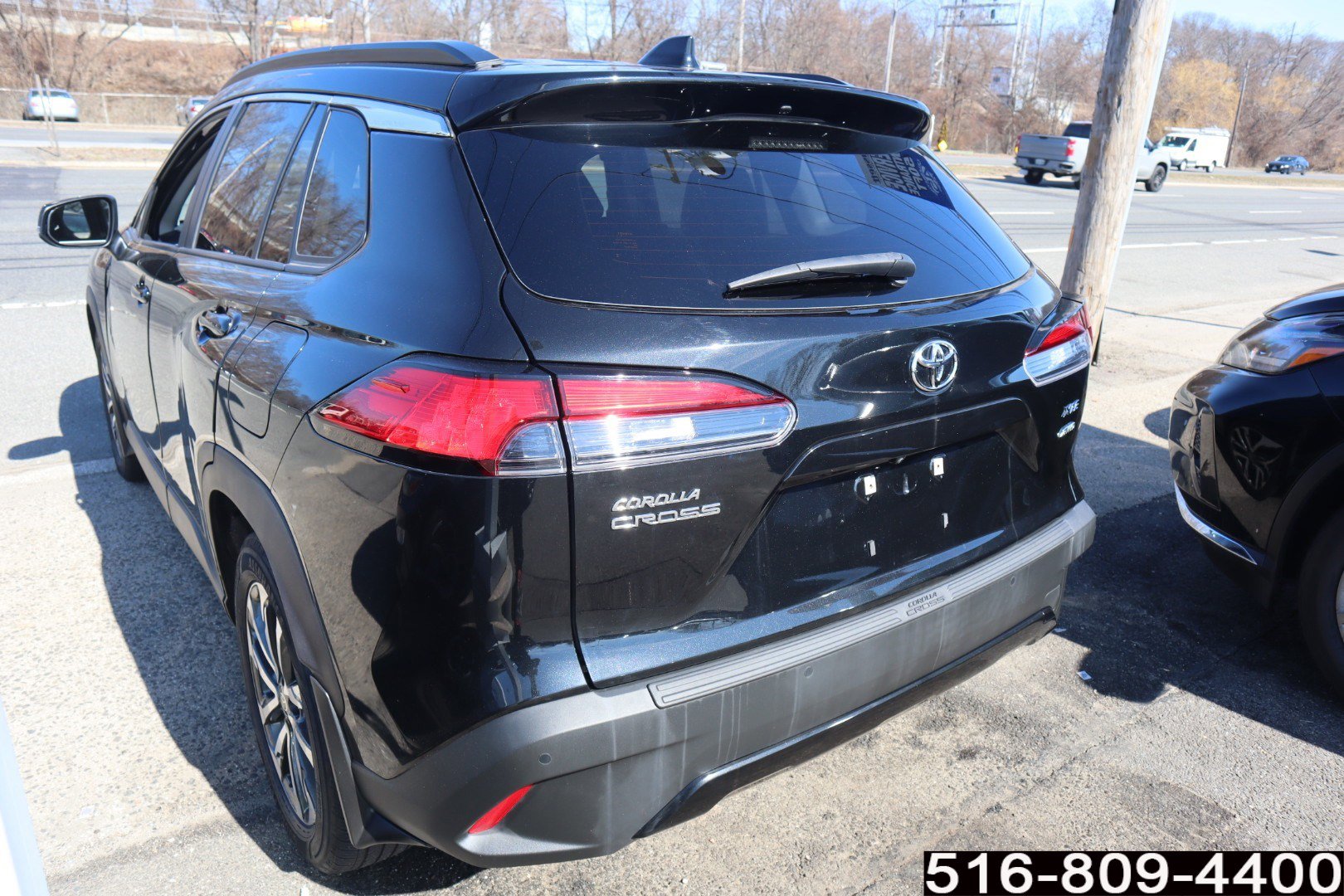 Used 2023 Toyota Corolla Cross XLE w/ Convenience Package image 7