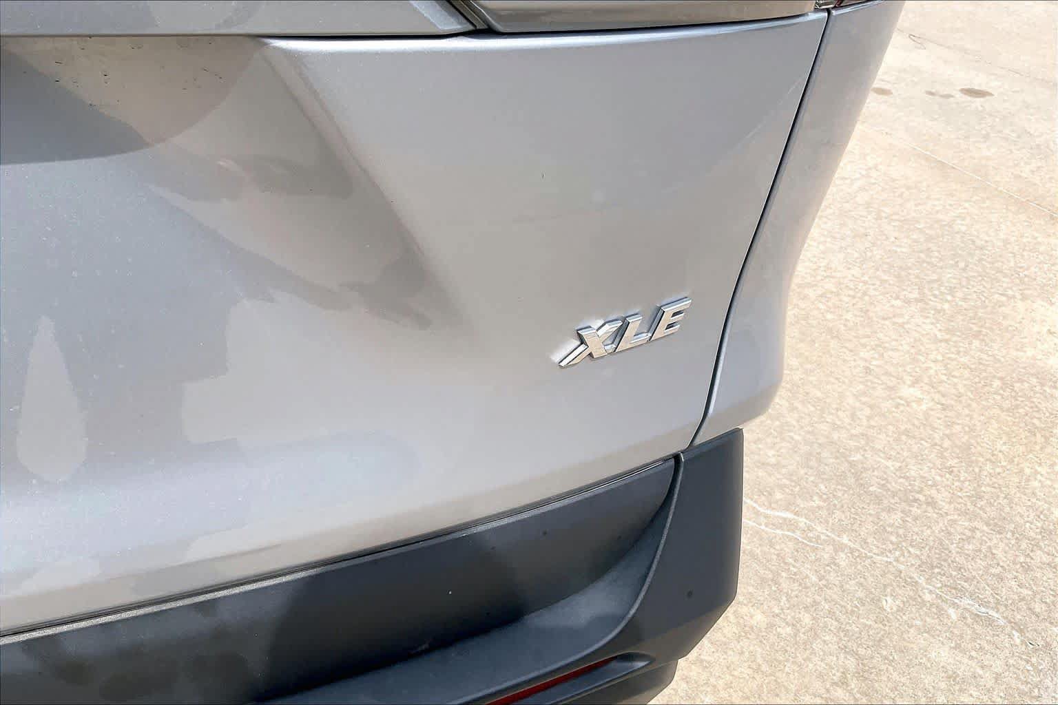 Used 2025 Toyota RAV4 XLE FWD image 19