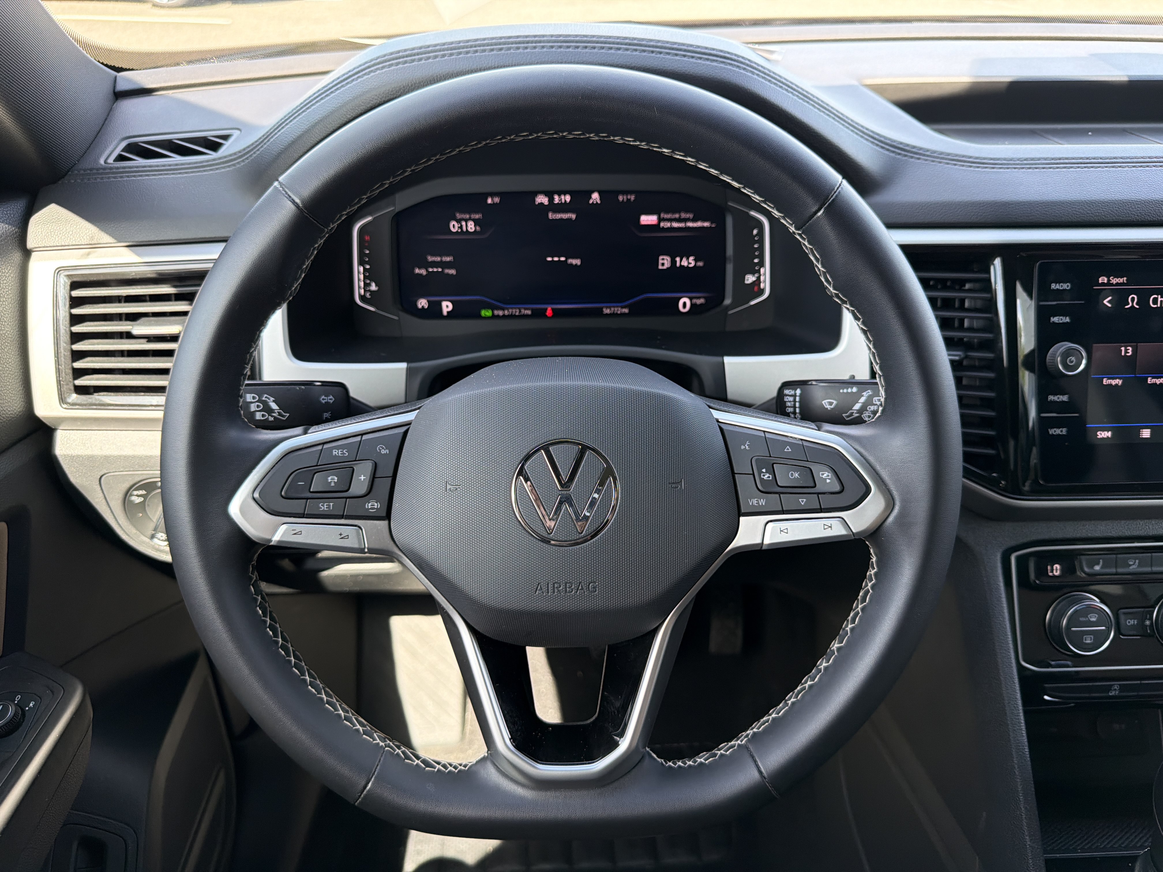 Certified 2023 Volkswagen Atlas Cross Sport SE w/ Panoramic Sunroof Package AWD/4WD image 18