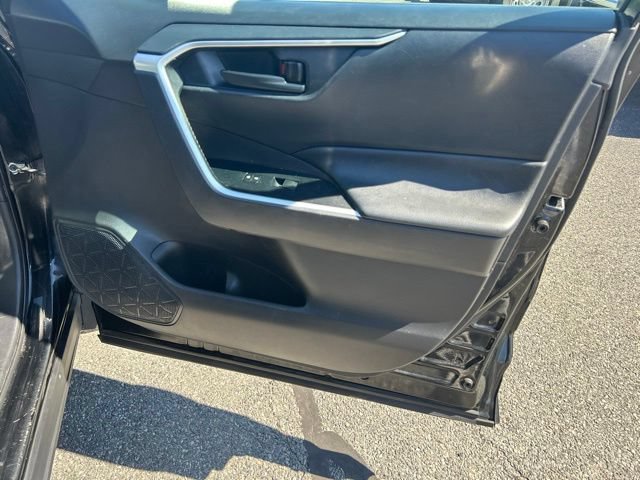 Used 2020 Toyota RAV4 LE w/ All Weather Liner Package AWD/4WD image 17