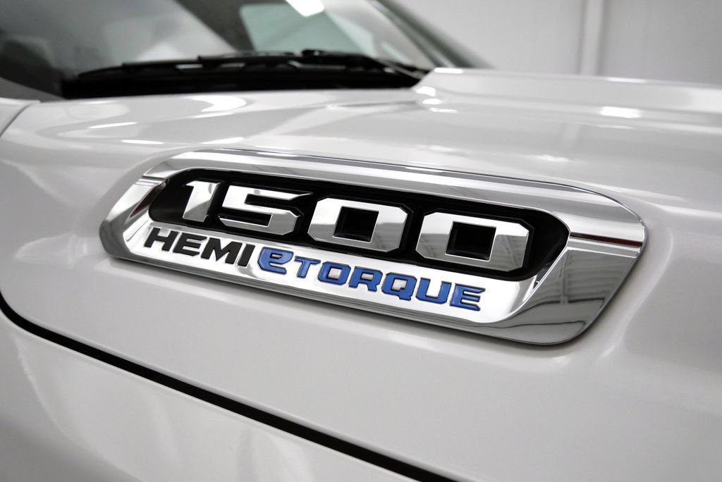 Used 2024 RAM 1500 Limited AWD/4WD image 10
