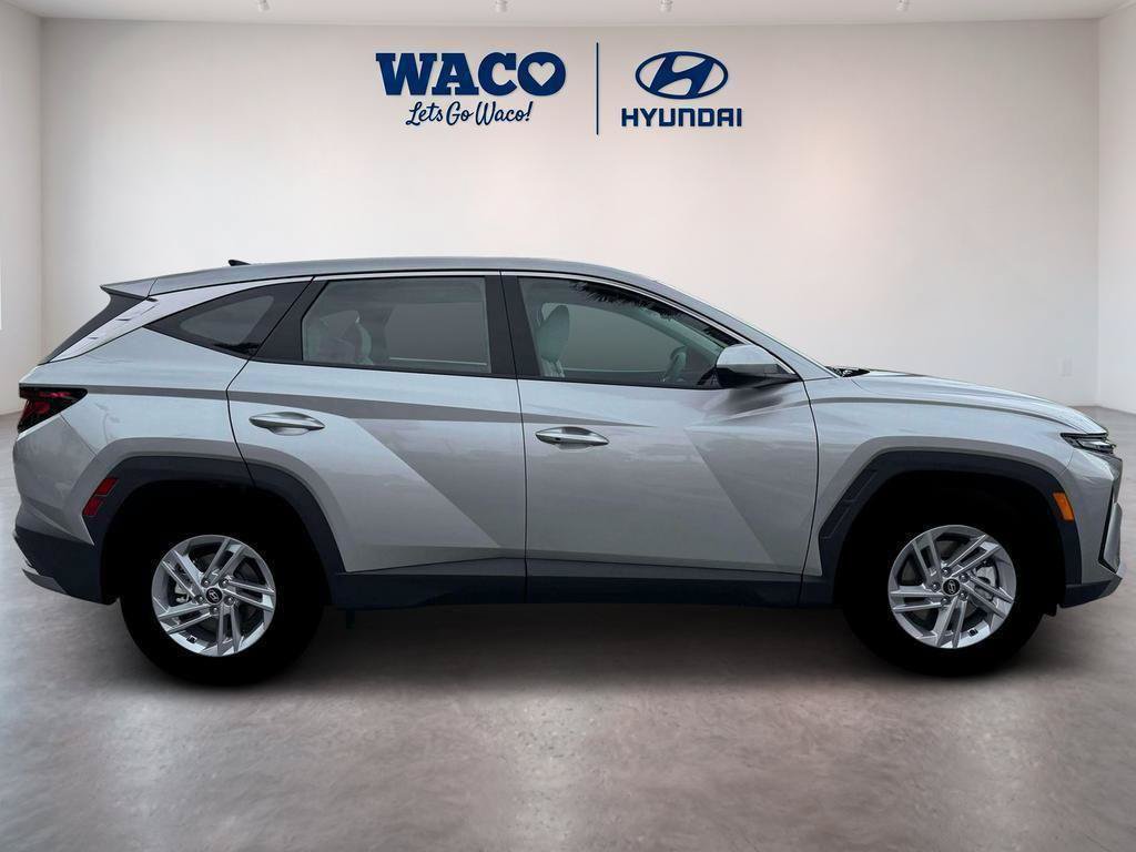 New 2026 Hyundai Tucson SE w/ Tow & Go Package FWD image 9