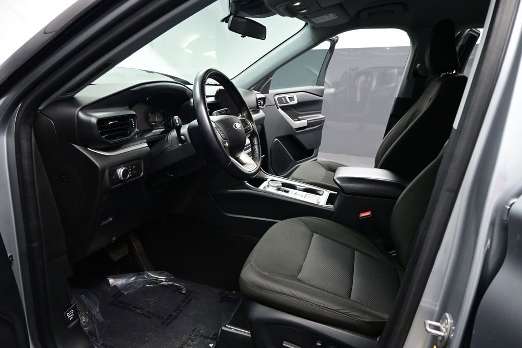 Used 2022 Ford Explorer XLT RWD image 8