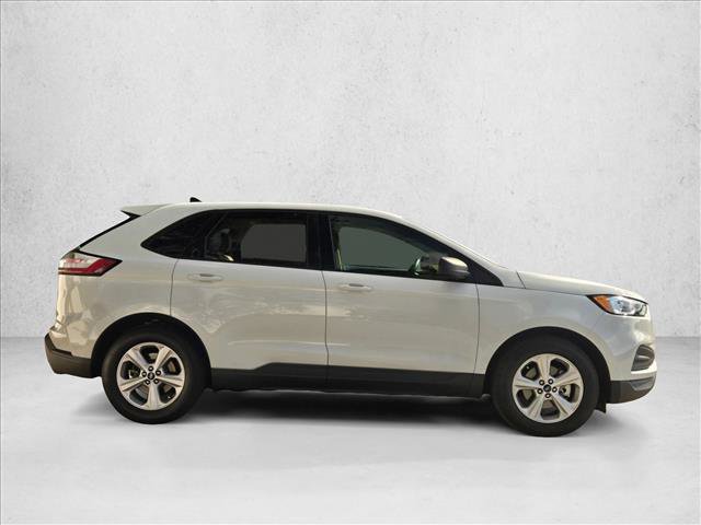 Used 2020 Ford Edge SE image 4