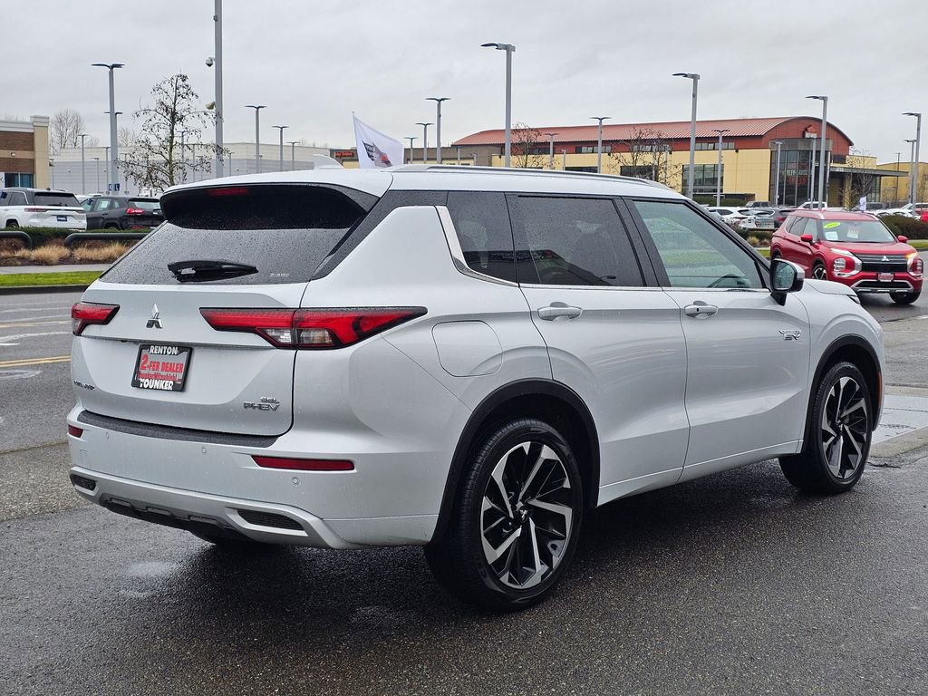 Used 2024 Mitsubishi Outlander SEL image 5