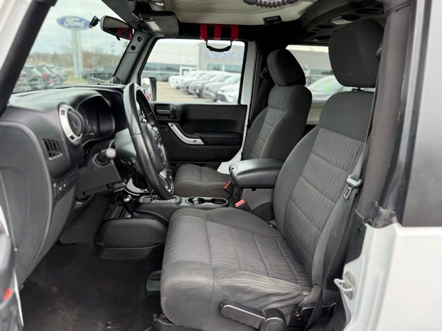 Used 2011 Jeep Wrangler Rubicon w/ PWR Convenience Group image 10