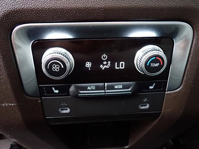 Used 2022 GMC Yukon SLT w/ SLT Luxury Package AWD/4WD image 13