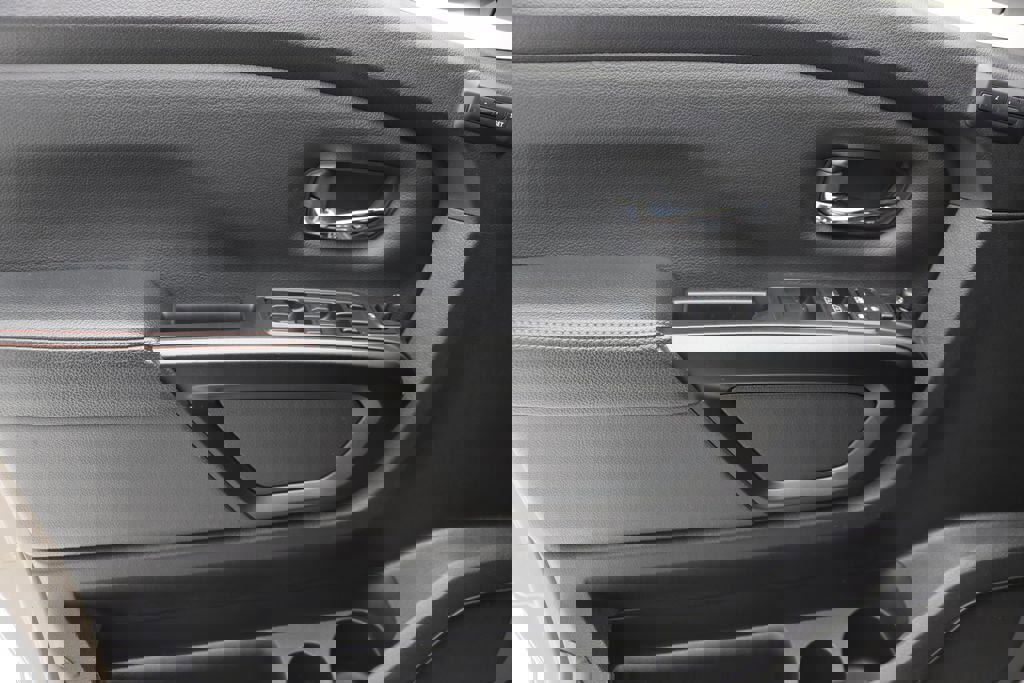 Used 2023 Nissan Titan PRO-4X w/ Pro-4x Convenience Package image 21