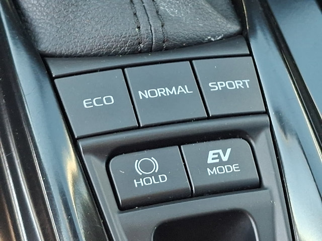 Used 2025 Toyota Camry LE FWD image 25