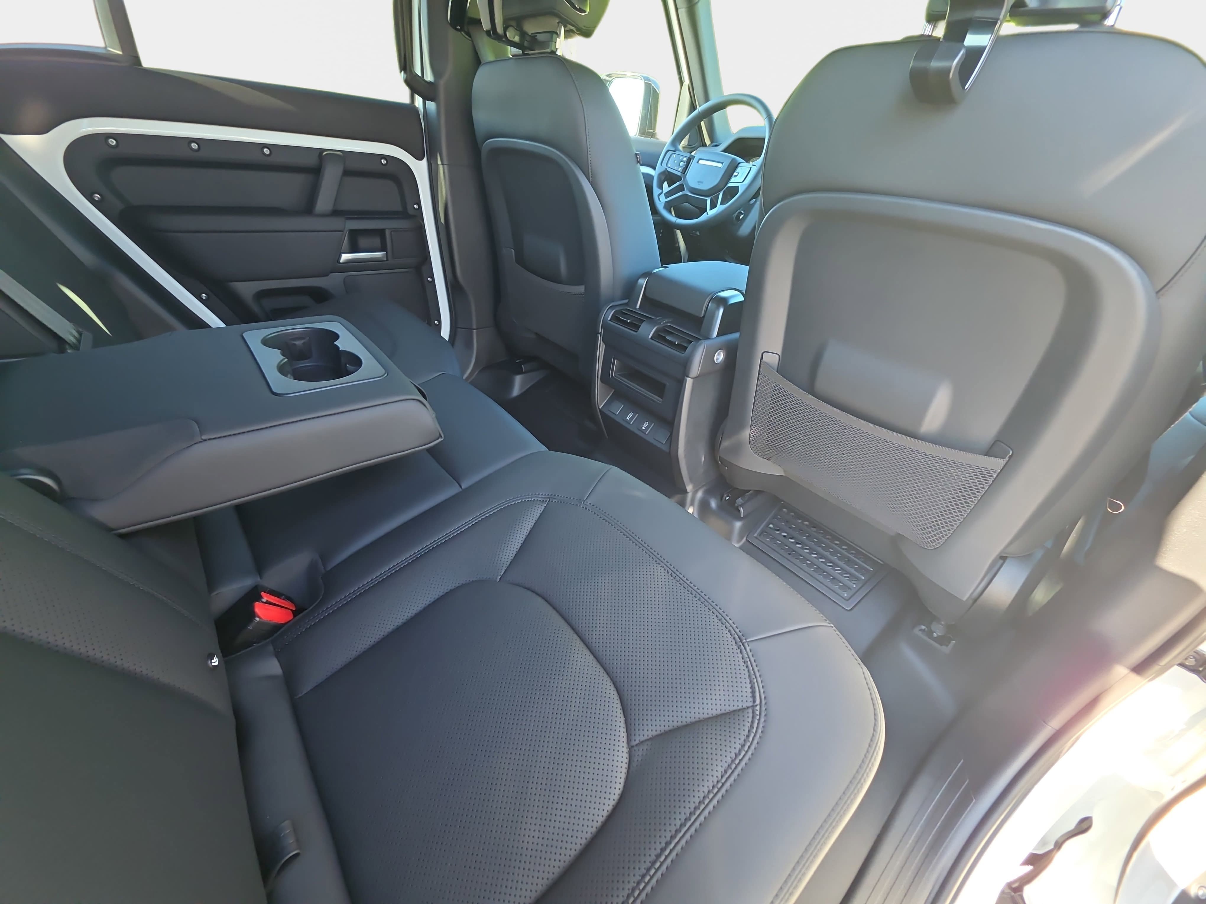 New 2026 Land Rover Defender 110 X-Dynamic SE AWD/4WD image 11