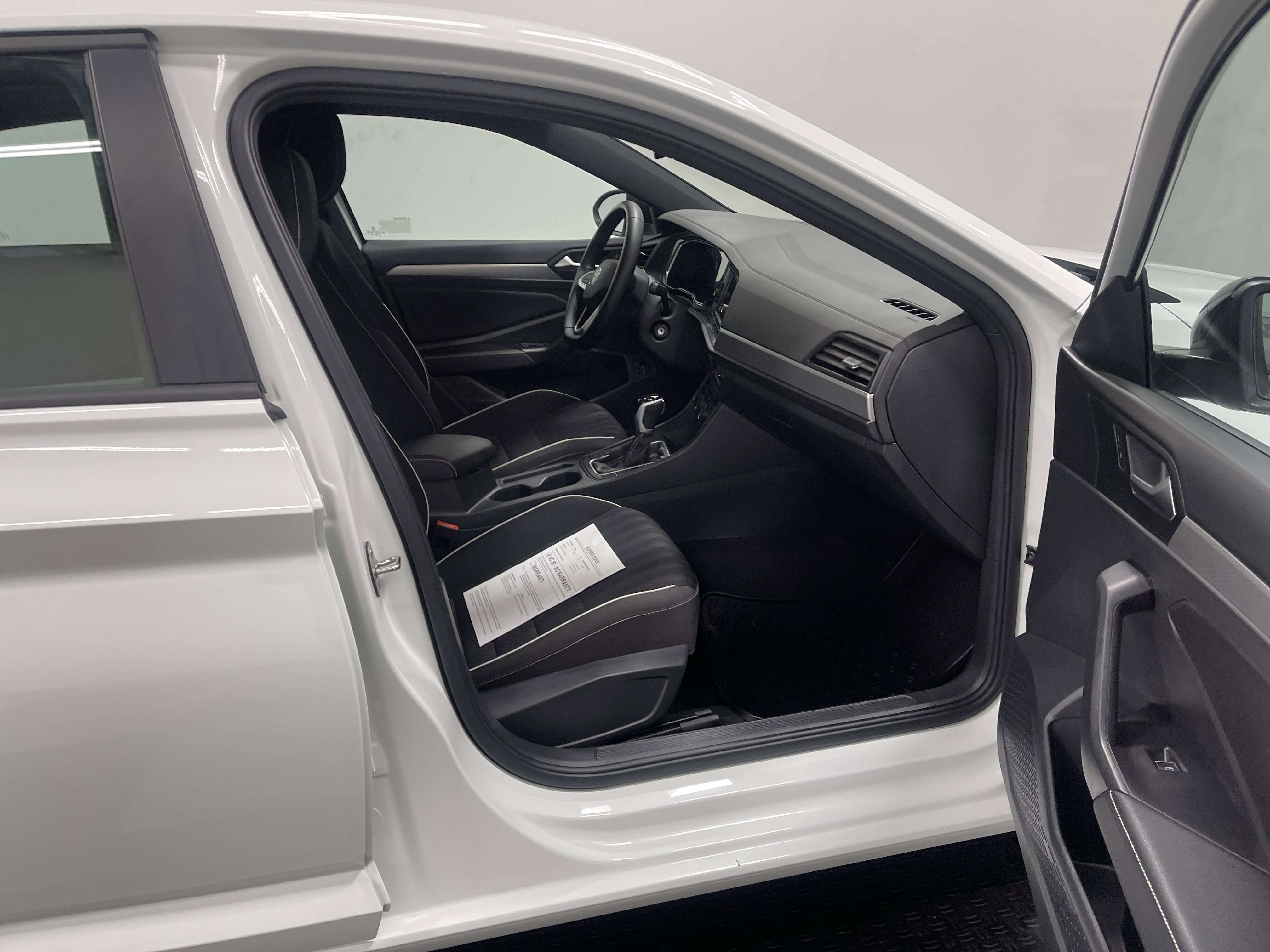 Used 2024 Volkswagen Jetta Sport image 25