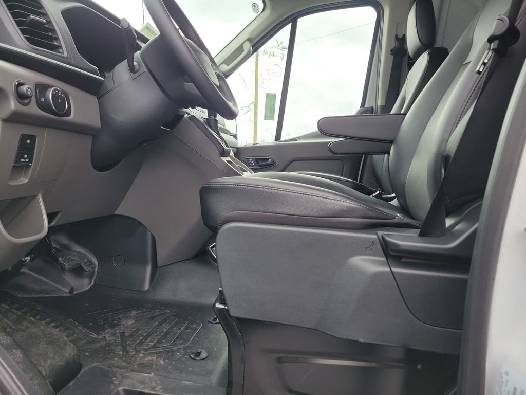 New 2026 Ford Transit 250 148 Medium Roof image 18