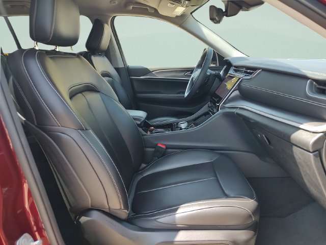 Used 2023 Jeep Grand Cherokee L Limited w/ Luxury Tech Group II RWD image 30