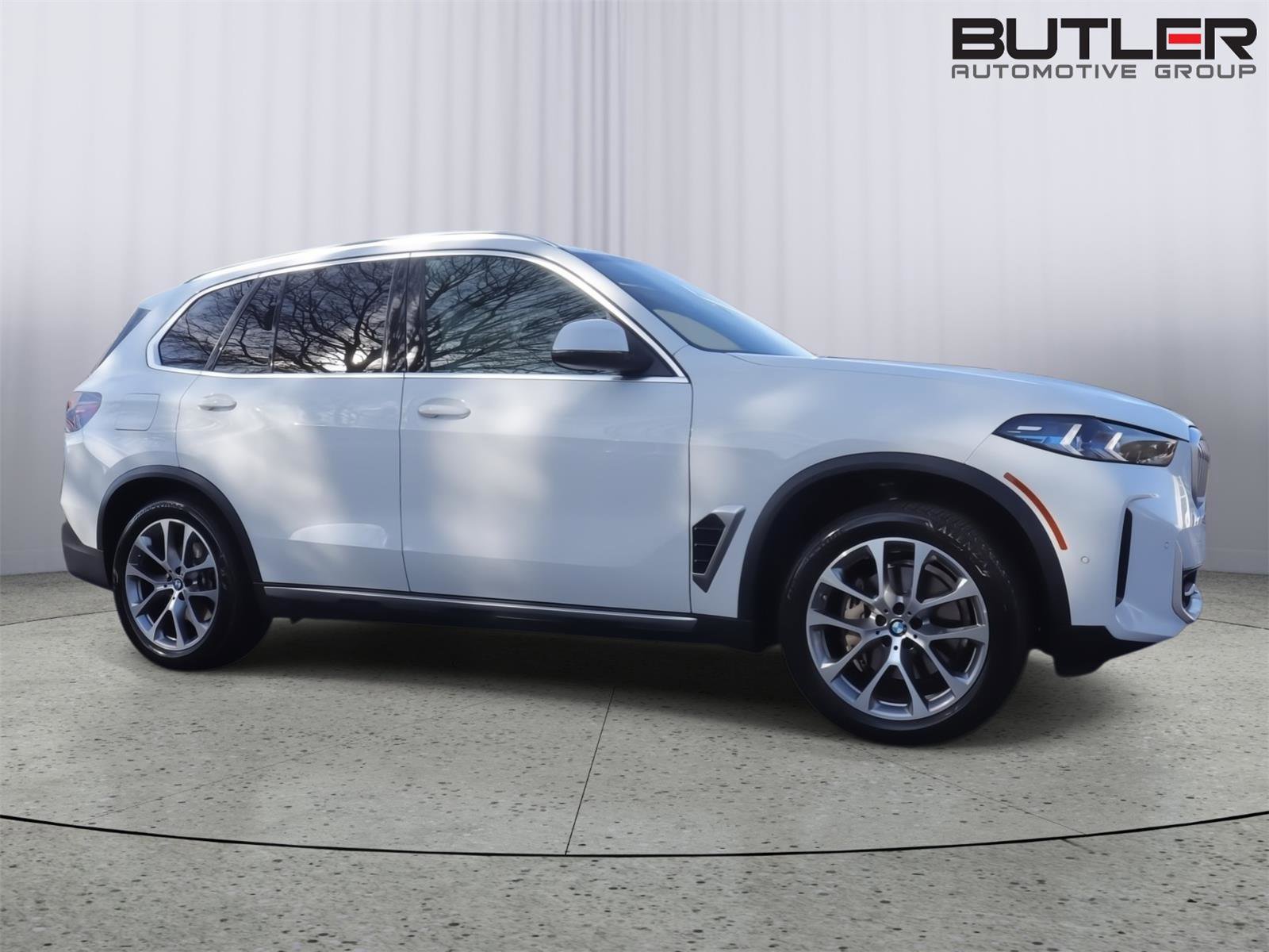 Used 2024 BMW X5 xDrive40i w/ Premium Package image 9