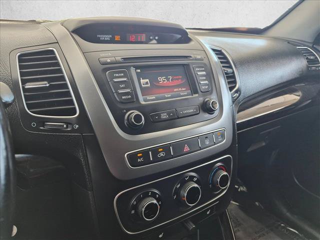 Used 2015 Kia Sorento LX AWD/4WD image 12
