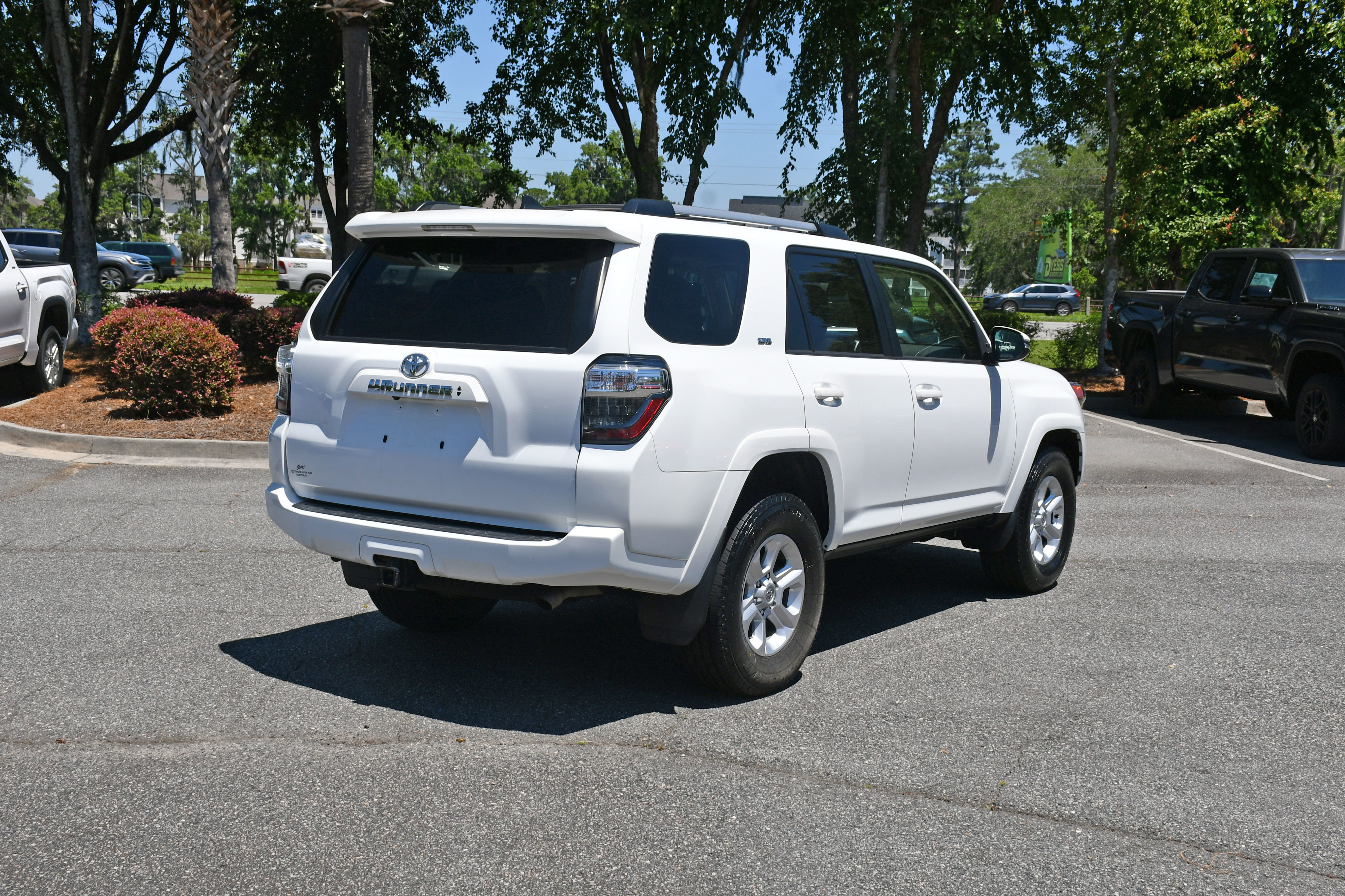 Used 2022 Toyota 4Runner SR5 Premium w/ Moonroof Package RWD image 4