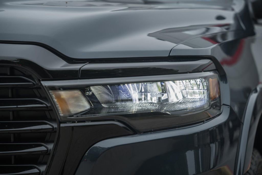New 2026 RAM 1500 Laramie AWD/4WD image 13