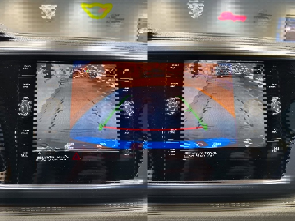 Used 2024 Volkswagen Taos SE image 32