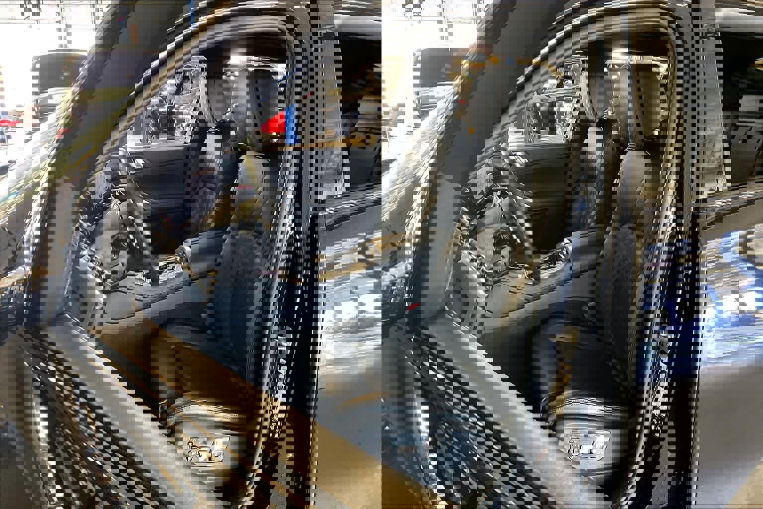 Used 2024 BMW X6 xDrive40i w/ Premium Package image 7