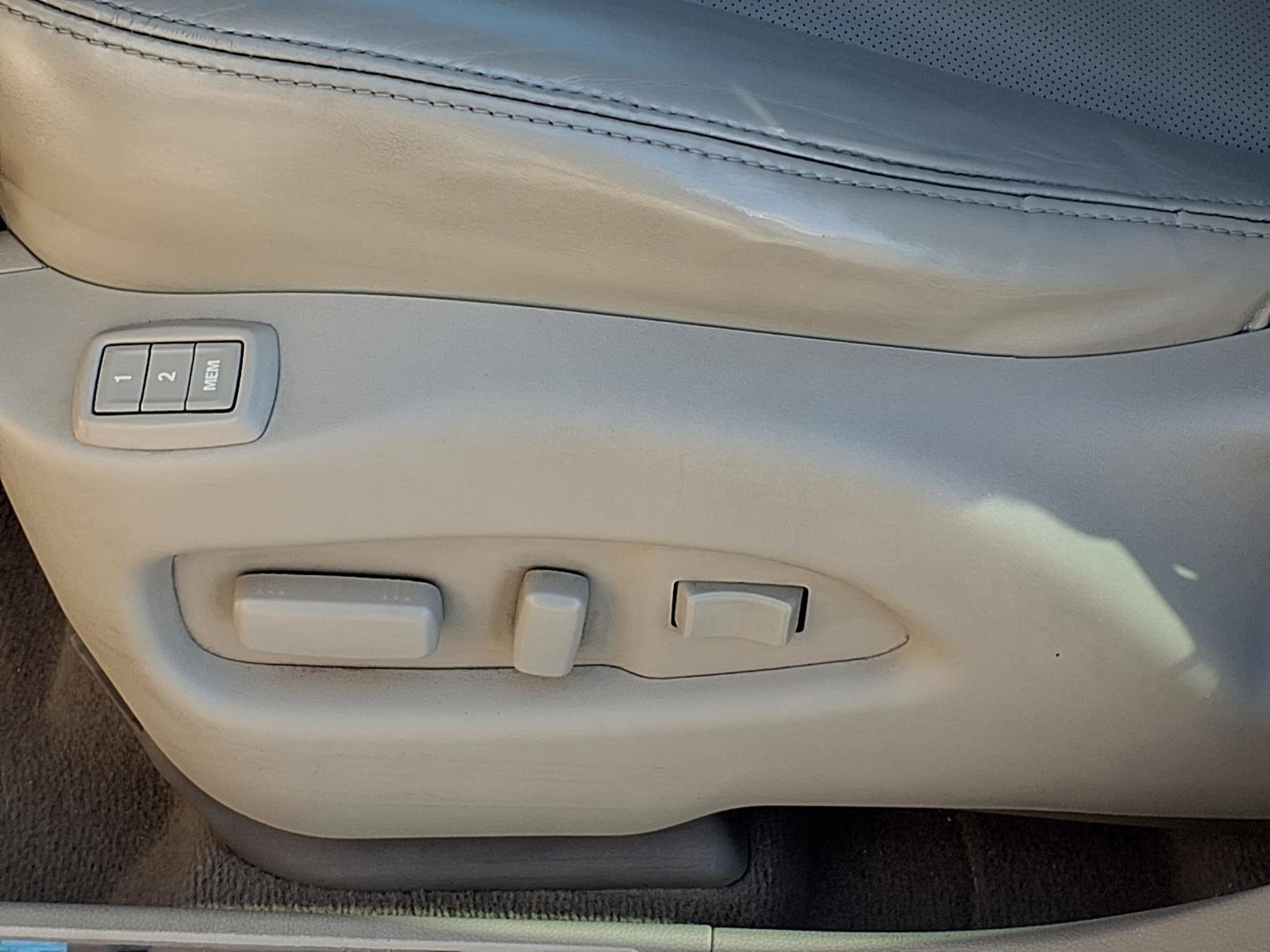 Used 2015 Cadillac SRX Premium AWD/4WD image 4