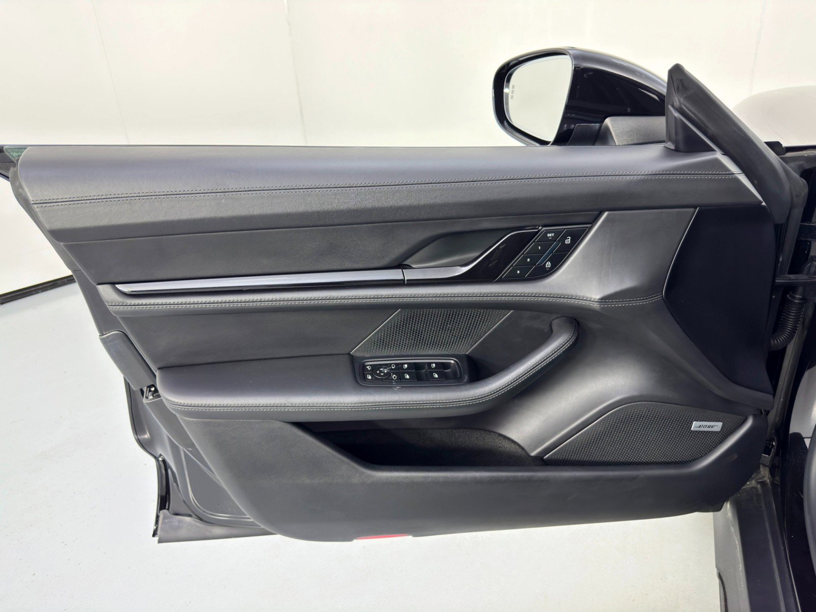 Used 2022 Porsche Taycan 4 Cross Turismo AWD/4WD image 46