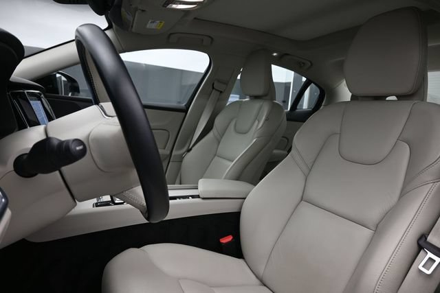 Used 2023 Volvo S60 B5 Core w/ Climate Package FWD image 10