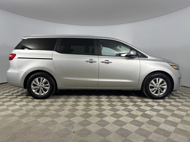 Used 2016 Kia Sedona LX image 8