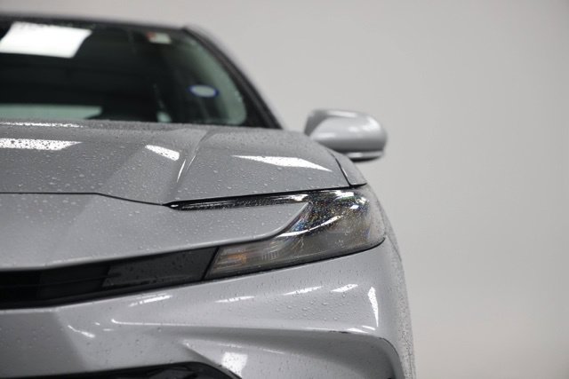 Used 2025 Toyota Camry LE FWD image 3