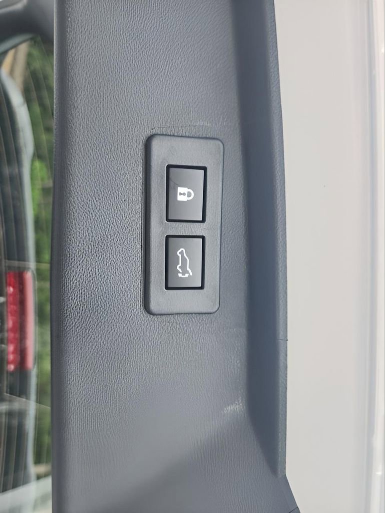 Used 2025 Subaru Outback Limited image 9