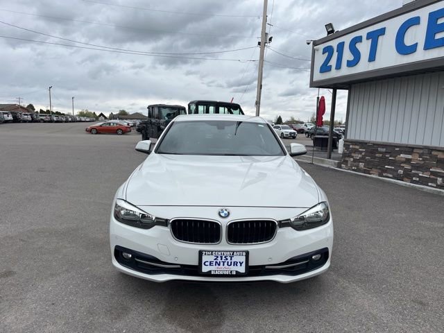 Used 2017 BMW 330i Sedan RWD image 2
