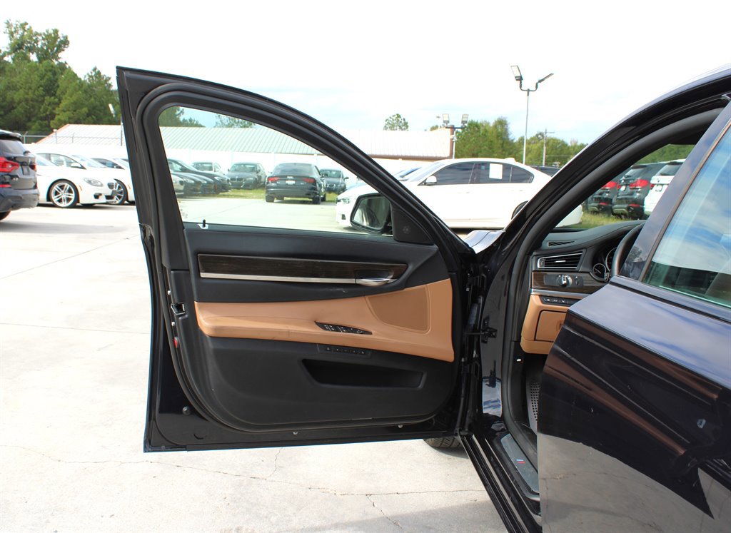 Used 2012 BMW 750Li xDrive AWD/4WD image 26