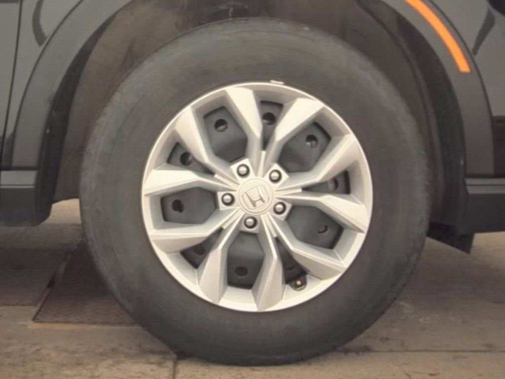 Used 2025 Honda CR-V LX image 18