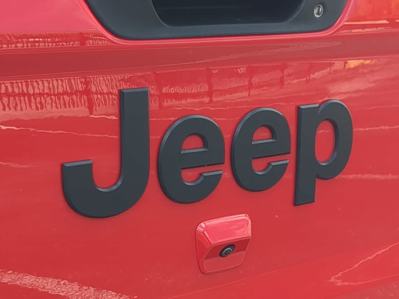 Used 2024 Jeep Gladiator Sport AWD/4WD image 12