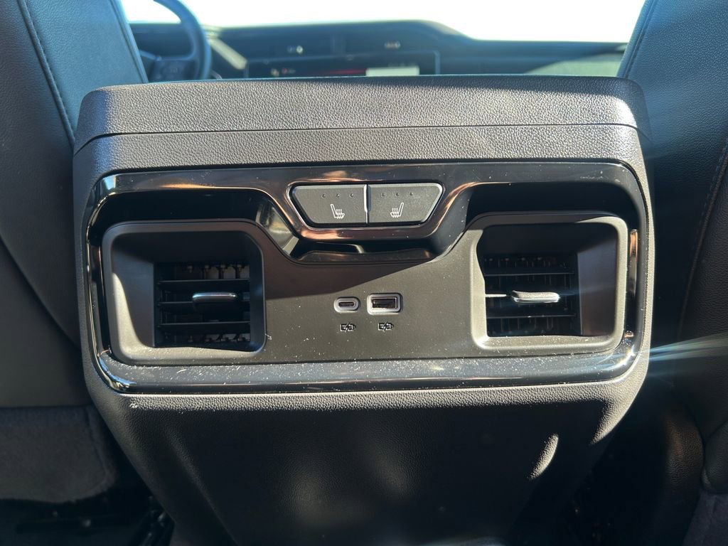 Used 2024 GMC Sierra 1500 AT4 w/ Technology Package image 25
