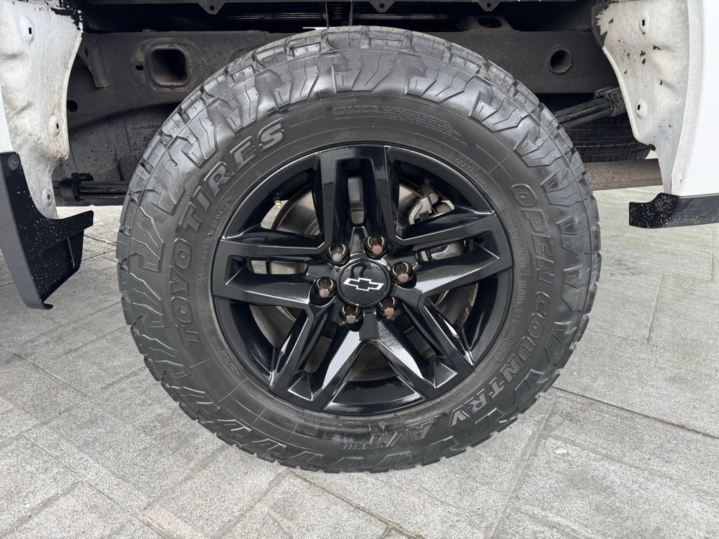 Used 2019 Chevrolet Silverado 1500 Custom Trail Boss w/ Custom Convenience Package image 4