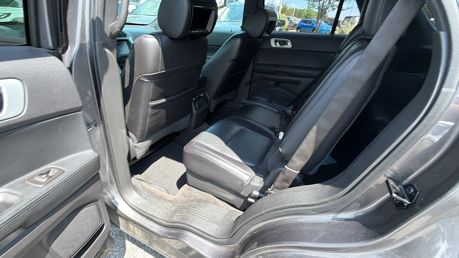 Used 2013 Ford Explorer XLT FWD image 25