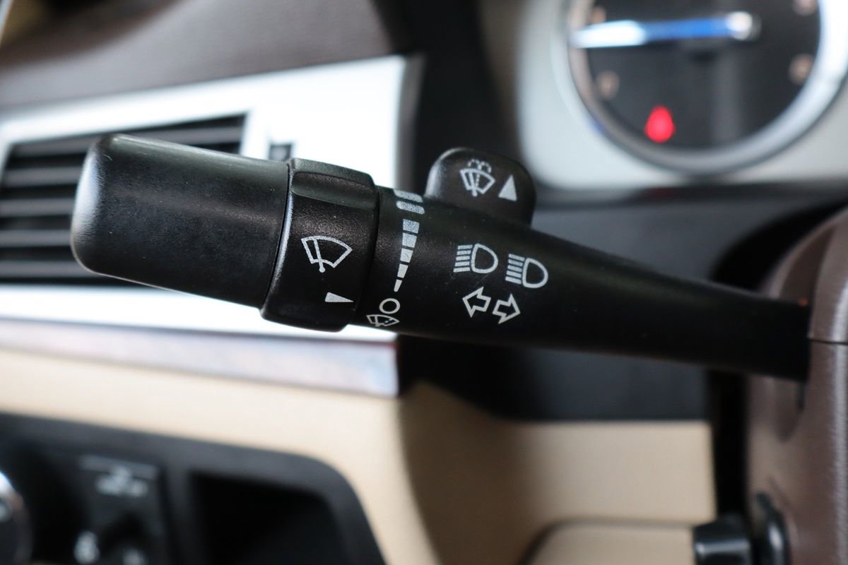 Used 2012 Cadillac Escalade EXT Luxury image 33