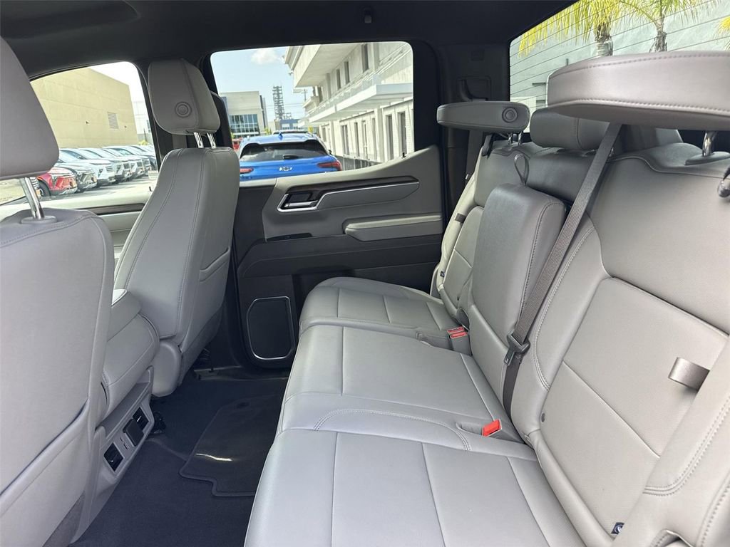 Used 2026 GMC Sierra 1500 SLT image 23