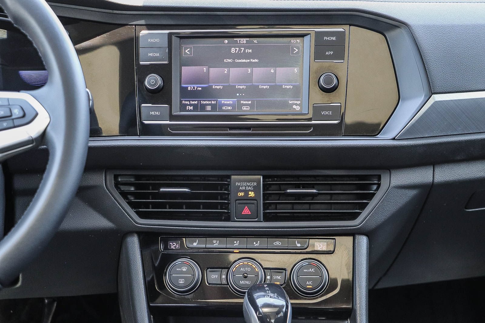 Used 2023 Volkswagen Jetta SE FWD image 15