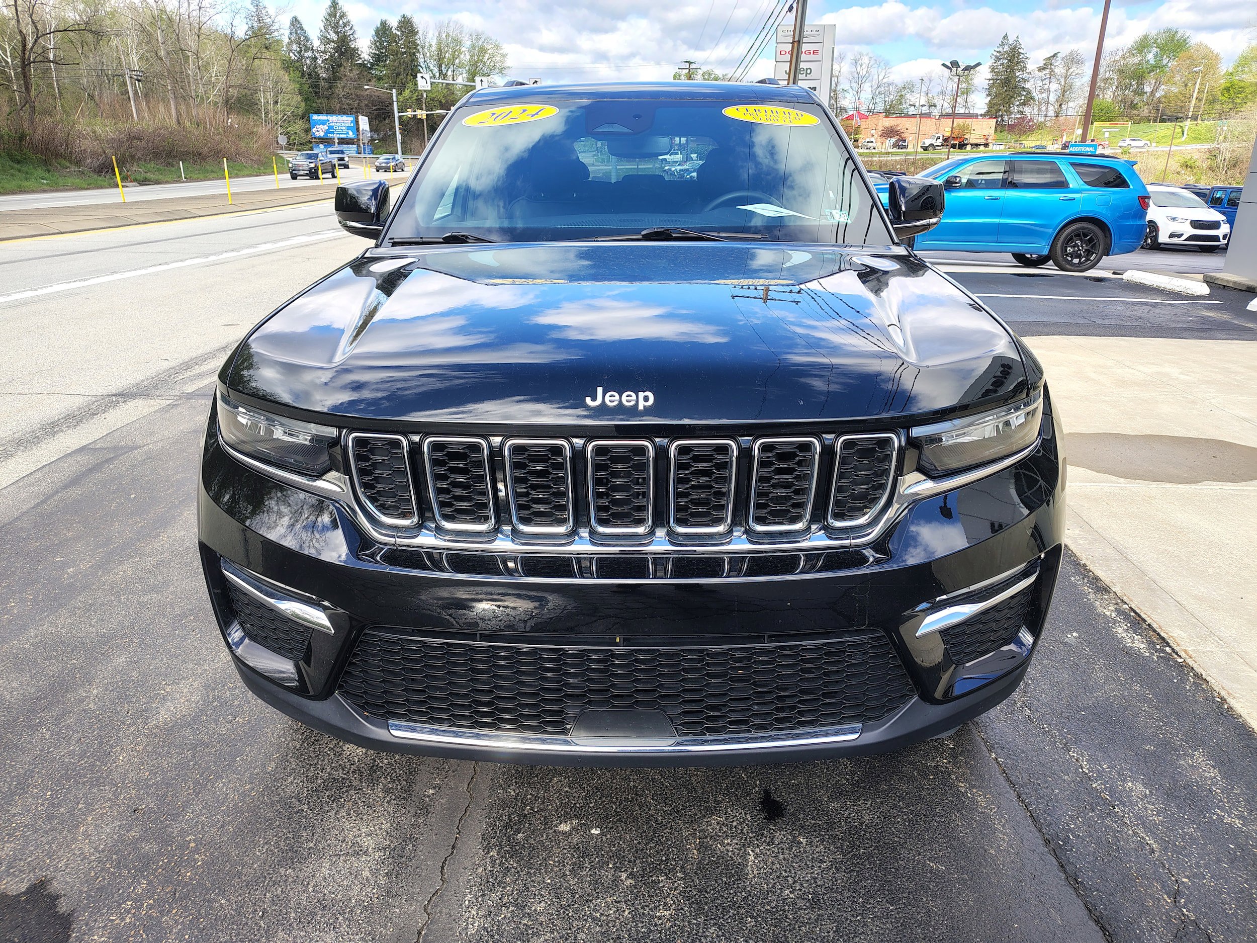 Certified 2024 Jeep Grand Cherokee Limited AWD/4WD image 3