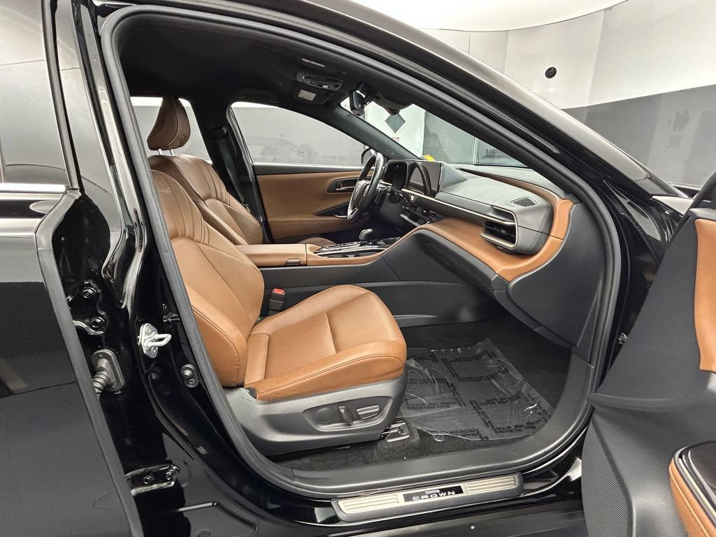 Used 2025 Toyota Crown Signia AWD/4WD image 51