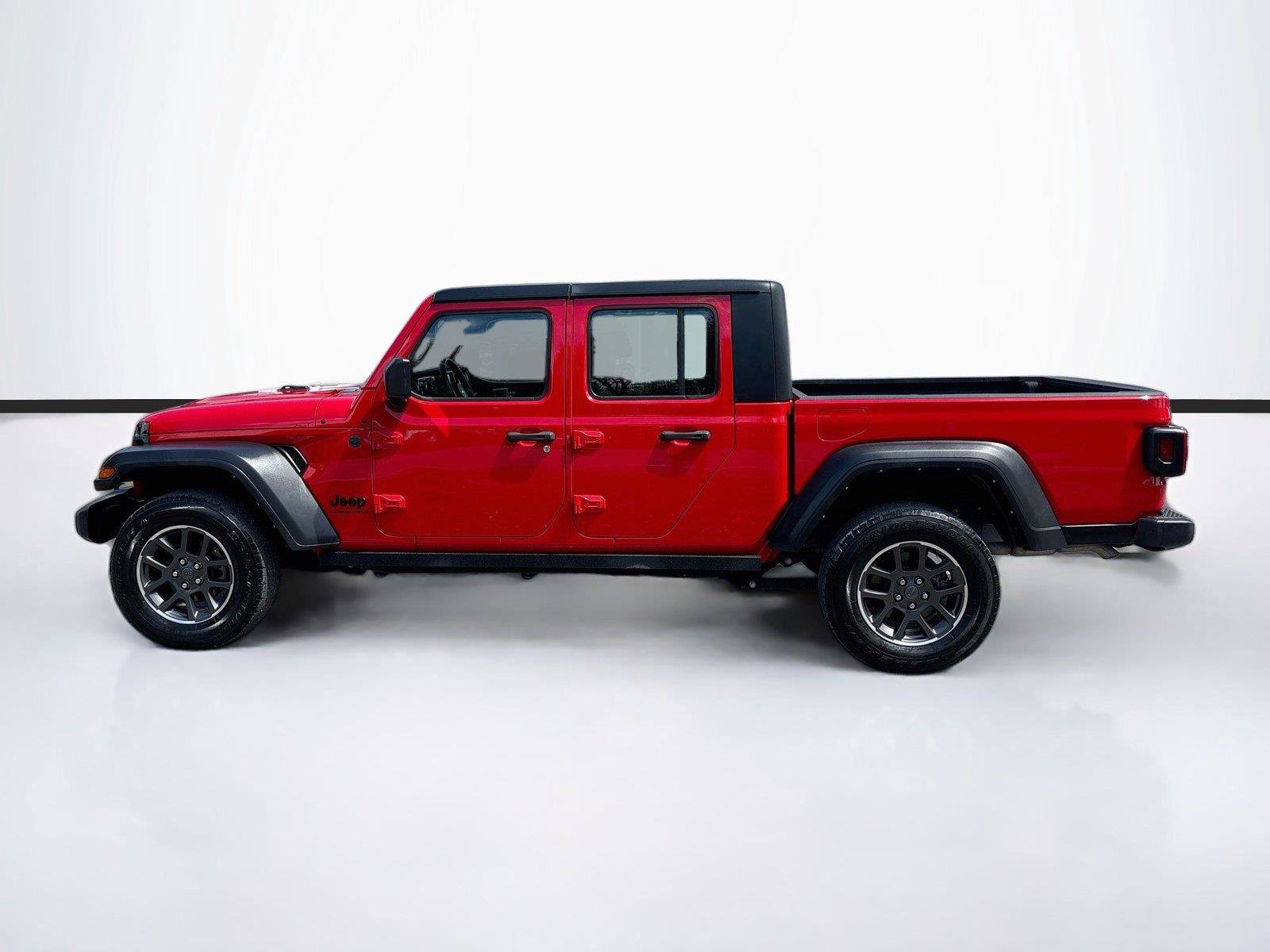 Used 2023 Jeep Gladiator Sport AWD/4WD image 4