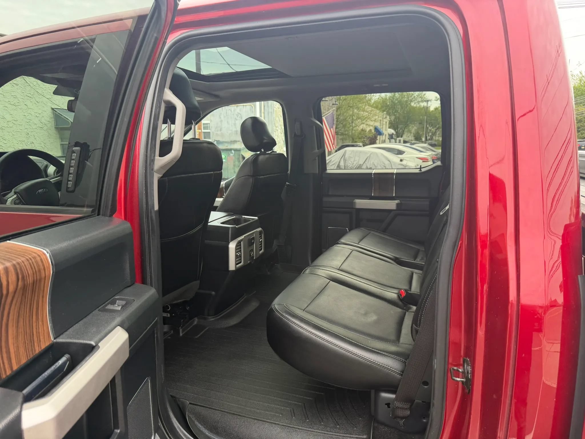 Used 2015 Ford F150 Lariat w/ Equipment Group 501A Mid AWD/4WD image 32
