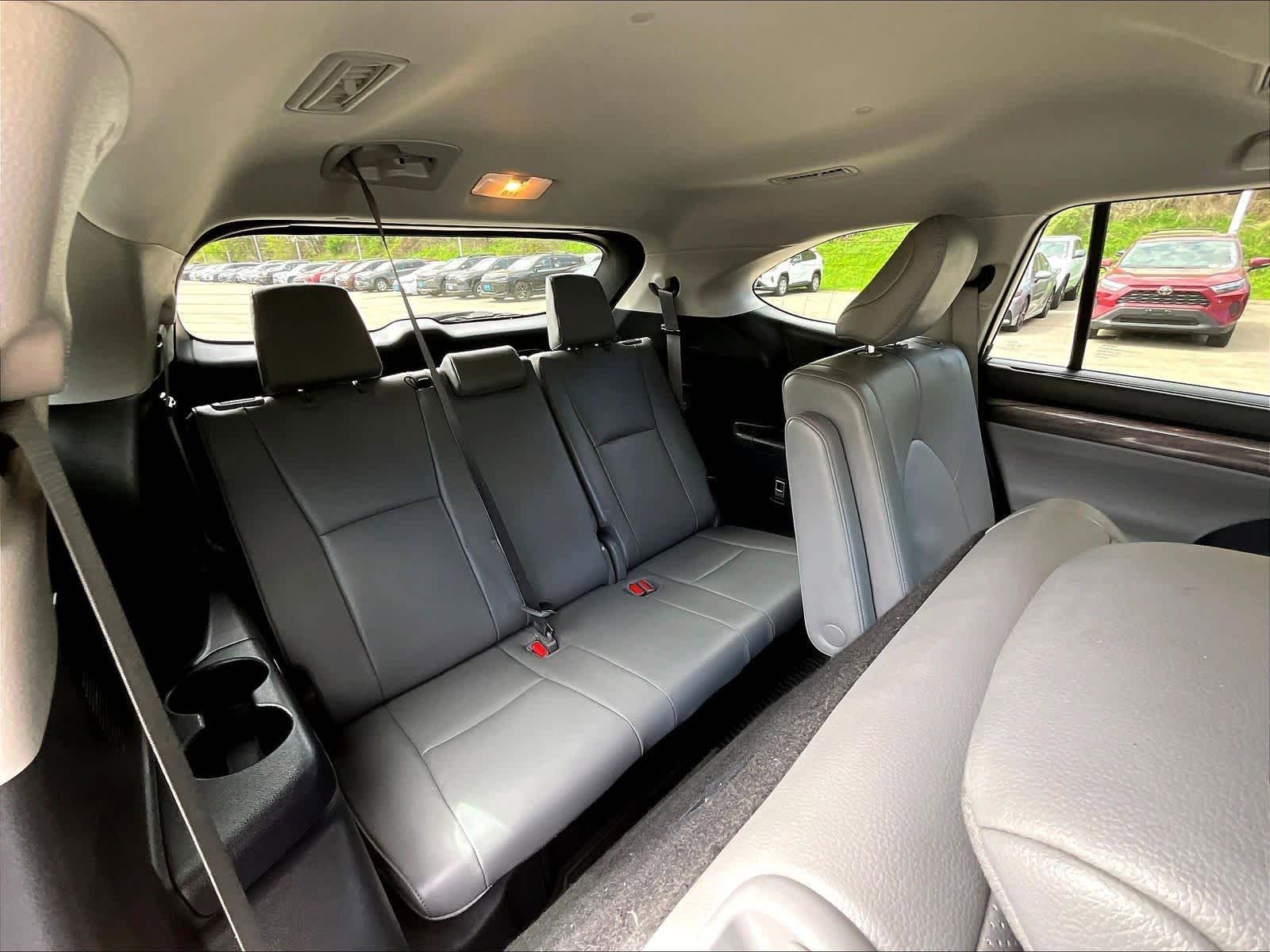 Used 2023 Toyota Highlander Limited AWD/4WD image 17