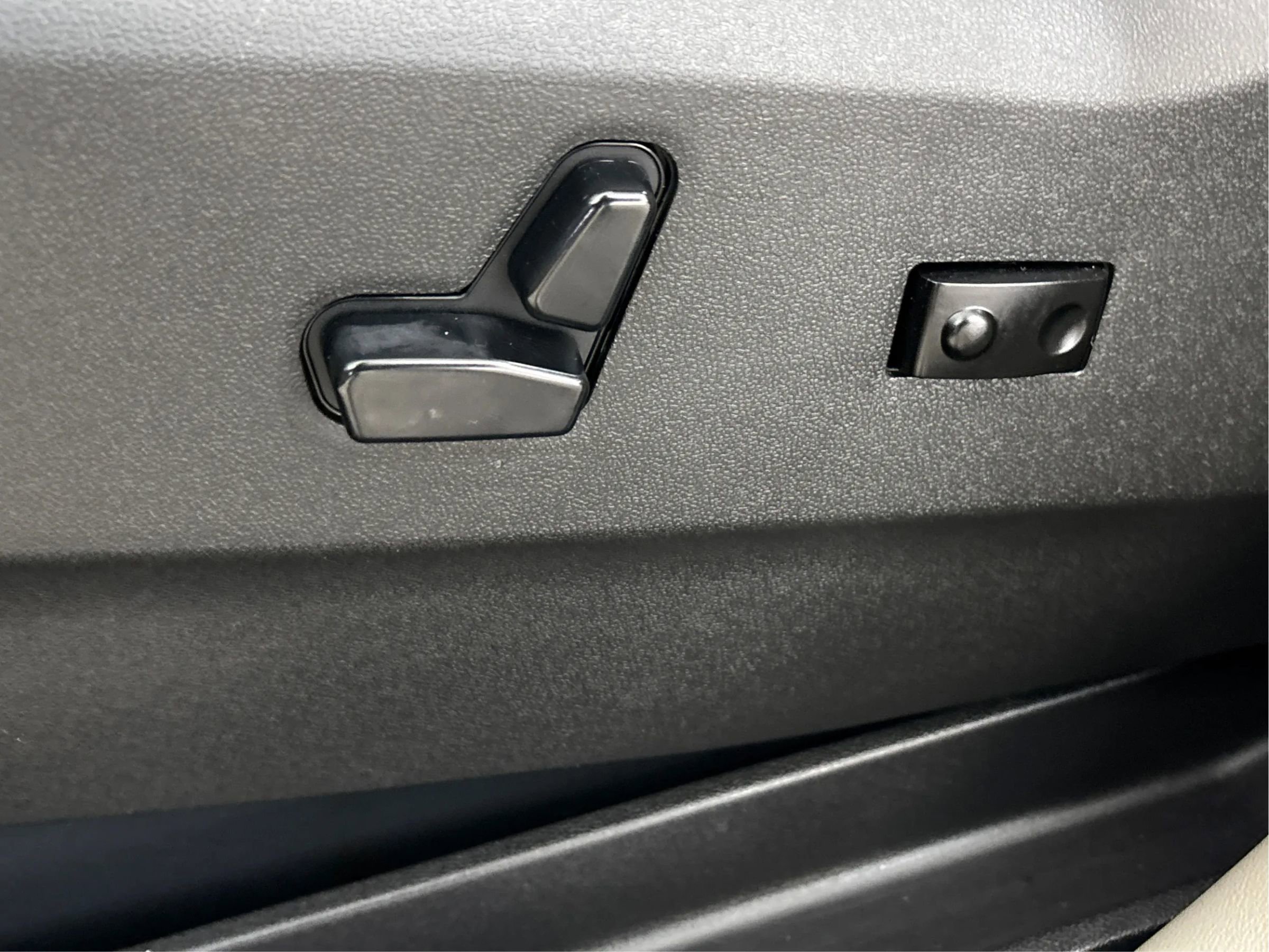 Used 2019 Dodge Grand Caravan SXT FWD image 25
