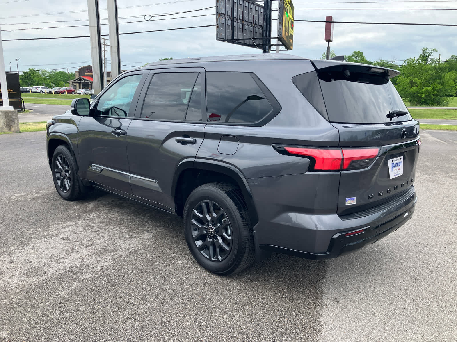 Used 2026 Toyota Sequoia Platinum AWD/4WD image 5