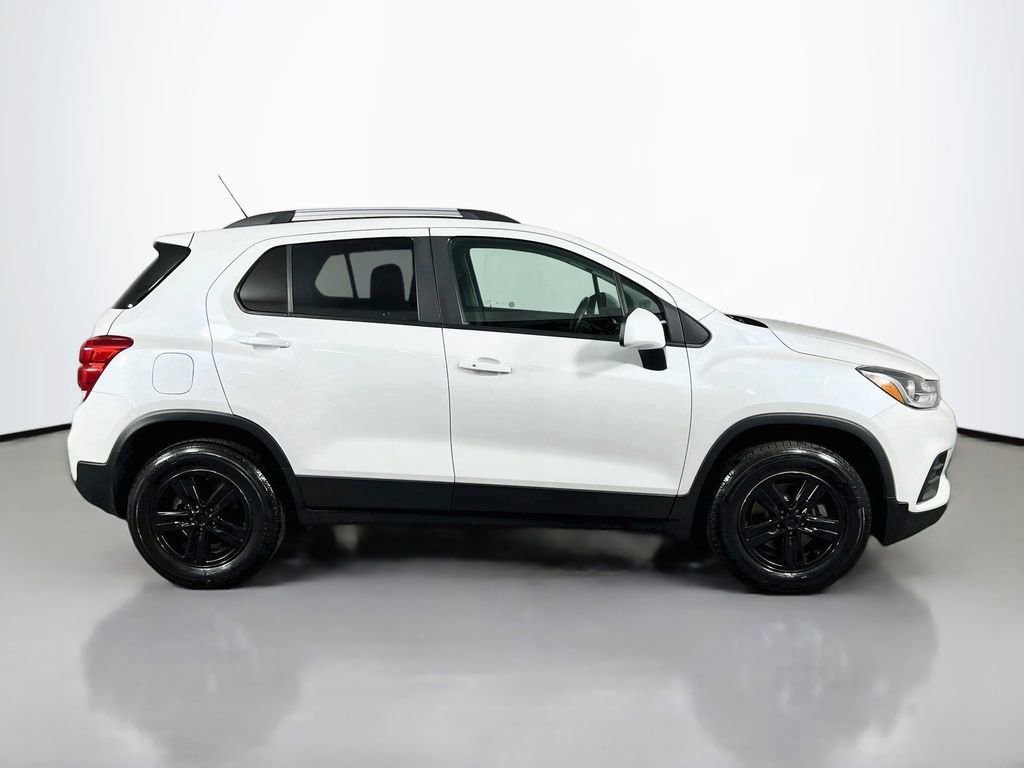 Used 2022 Chevrolet Trax LT w/ Driver Confidence Package AWD/4WD image 4