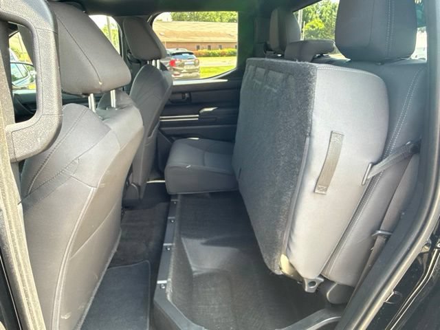 Used 2025 Toyota Tacoma SR5 AWD/4WD image 32